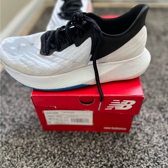 Womens New Balance Fuel Cell Trainer - 10.5 - Picture 2 of 10